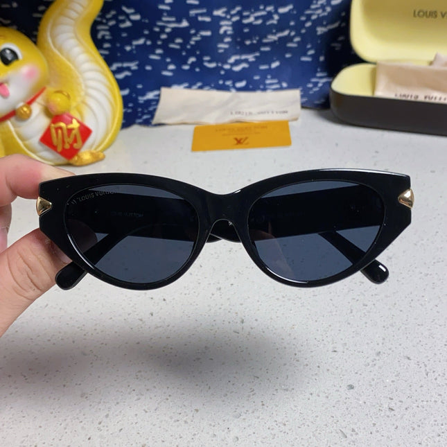 CAT EYE SUNGLASSES 576886 IN BLACK AND GOLD ACETATE