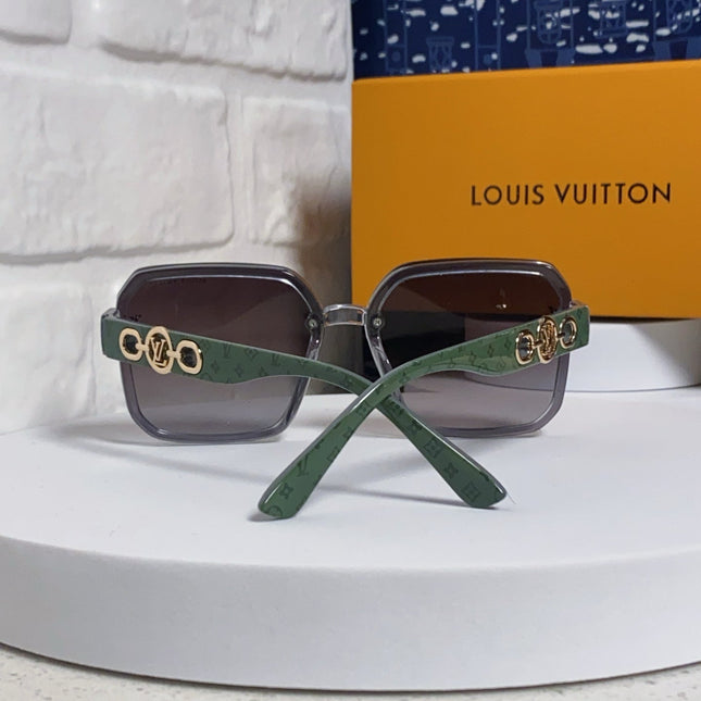 SQUARE SUNGLASSES 573318 IN GREEN ACETATE GREY SMOKE LENS