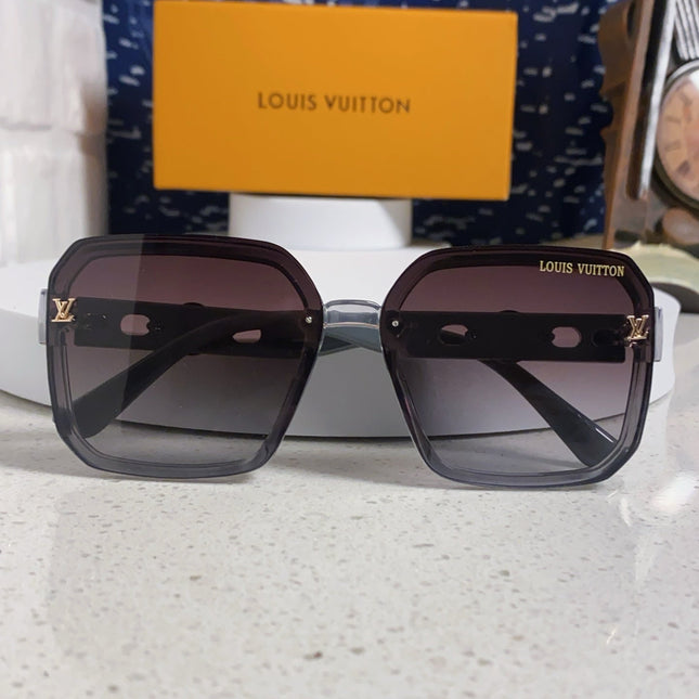 SQUARE SUNGLASSES 573318 IN GREEN ACETATE GREY SMOKE LENS