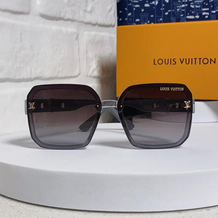 SQUARE SUNGLASSES 573318 IN GREEN ACETATE GREY SMOKE LENS