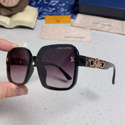 SQUARE SUNGLASSES 573320 IN BROWN ACETATE BLACK SMOKE LENS