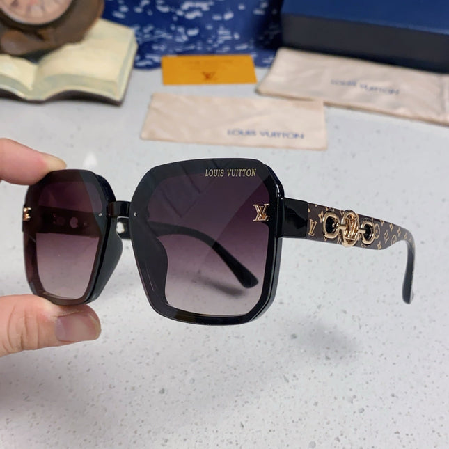 SQUARE SUNGLASSES 573320 IN BROWN ACETATE BLACK SMOKE LENS