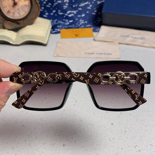 SQUARE SUNGLASSES 573320 IN BROWN ACETATE BLACK SMOKE LENS