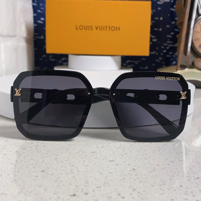 SQUARE SUNGLASSES 573321 IN BROWN ACETATE BLACK LENS MONOGRAM LOGO