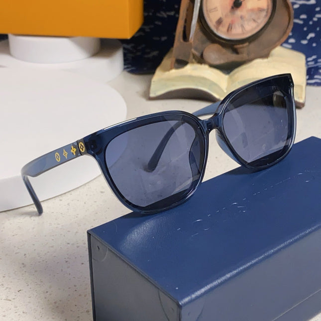 CAT EYE SUNGLASSES 571650 IN BLUE CLEAR ACETATE