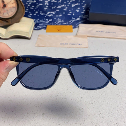 CAT EYE SUNGLASSES 571650 IN BLUE CLEAR ACETATE