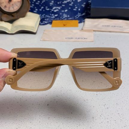SQUARE SUNGLASSES 571654 IN DARK BEIGE SMOKE ACETATE