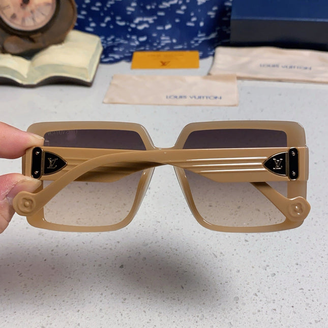 SQUARE SUNGLASSES 571654 IN DARK BEIGE SMOKE ACETATE