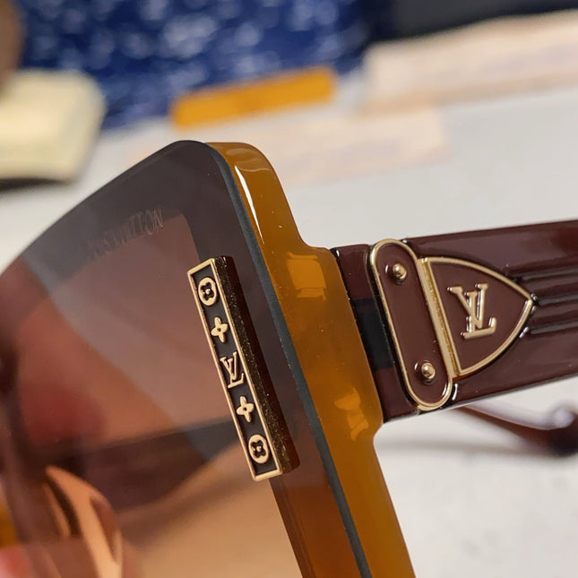 SQUARE SUNGLASSES 571655 IN BROWN CLEAR ACETATE