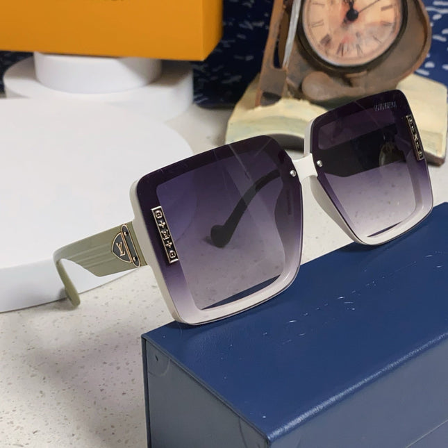 SQUARE SUNGLASSES 571656 IN GREEN ACETATE GREY SMOKE LENS