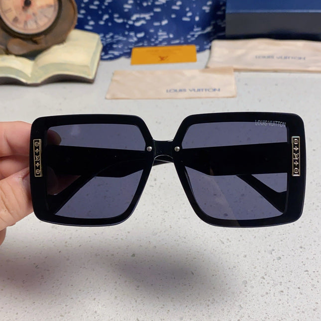 SQUARE SUNGLASSES 571657 IN BLACK ACETATE