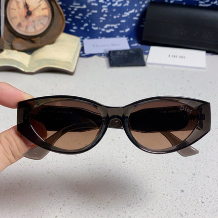 MONTAIGNE SUNGLASS 578112 IN BROWN ACETATE