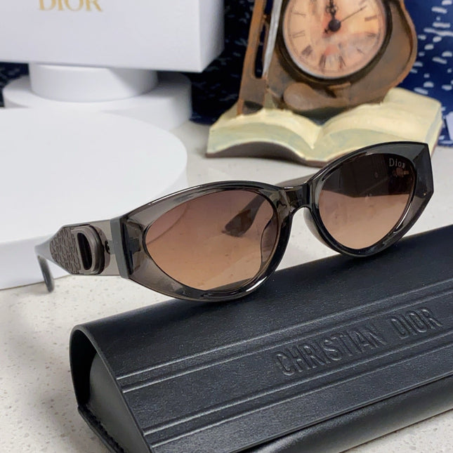MONTAIGNE SUNGLASS 578112 IN BROWN ACETATE