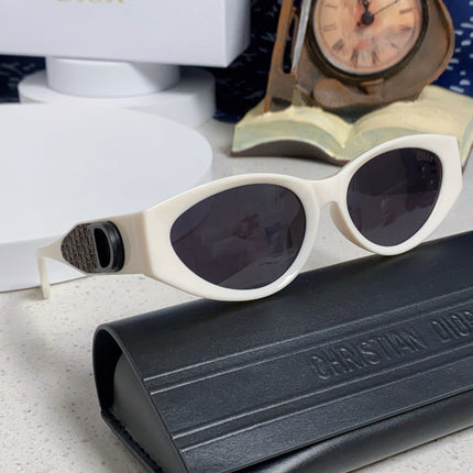MONTAIGNE SUNGLASS 578113 IN OFF WHITE ACETATE