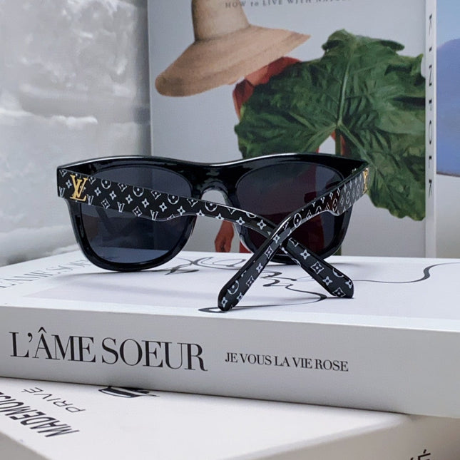 MONOGRAM SUNGLASS 581386 IN BLACK ACETATE FRAME