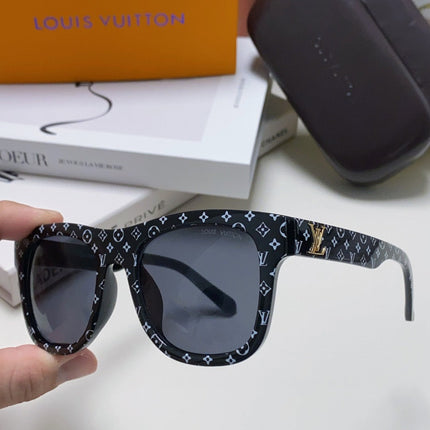 MONOGRAM SUNGLASS 581386 IN BLACK ACETATE FRAME