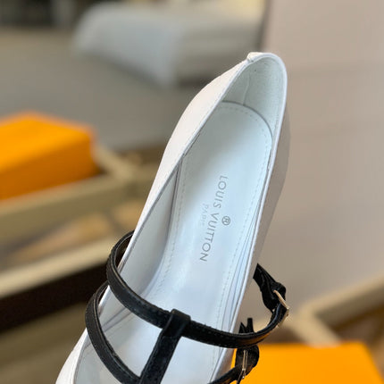 HIGH PUMP 5 CM TRIPLE-STRAP IN WHITE CALFSKIN WITH BLACK STRAP