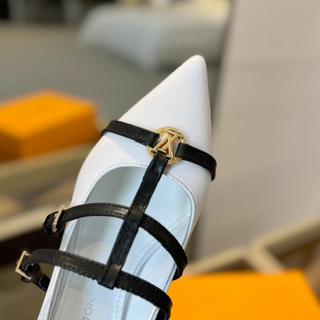 HIGH PUMP 5 CM TRIPLE-STRAP IN WHITE CALFSKIN WITH BLACK STRAP