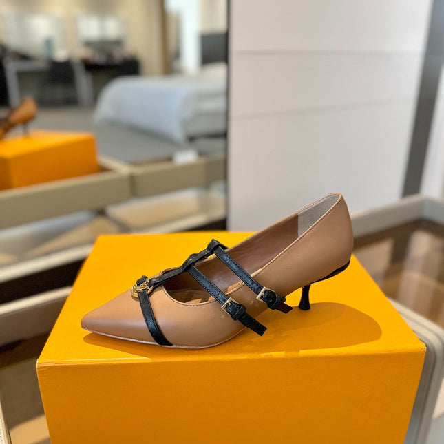 HIGH PUMP 5 CM TRIPLE-STRAP IN CIDER BROWN CALFSKIN WITH BLACK STRAP