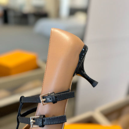 HIGH PUMP 5 CM TRIPLE-STRAP IN CIDER BROWN CALFSKIN WITH BLACK STRAP