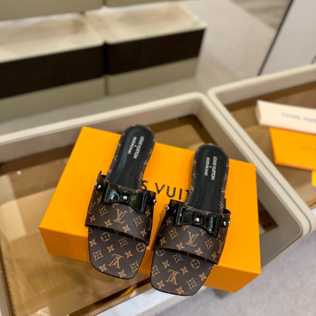 LV X TM 6AM FLAT MULE IN CHOCOLATE BROWN MONOGRAM CALFSKIN