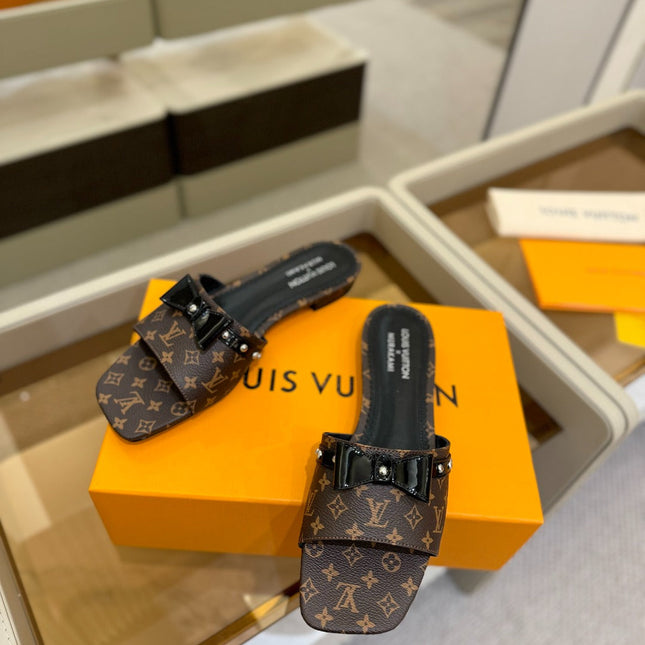 LV X TM 6AM FLAT MULE IN CHOCOLATE BROWN MONOGRAM CALFSKIN