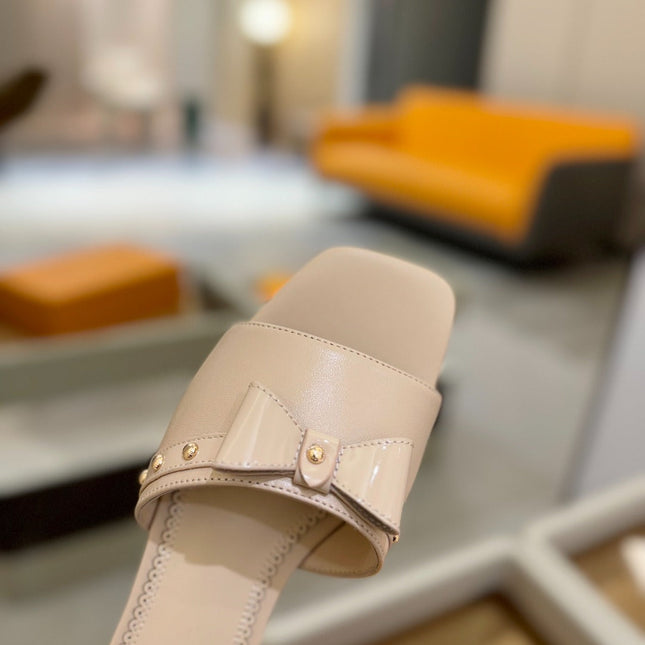 LV X TM 6AM FLAT MULE IN LINEN TAN CALFSKIN