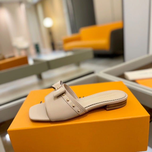 LV X TM 6AM FLAT MULE IN LINEN TAN CALFSKIN