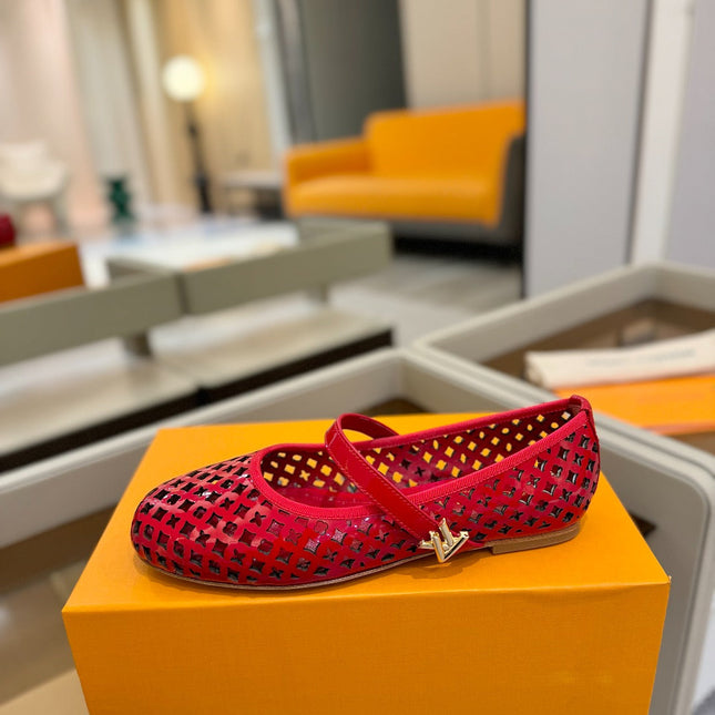 ROMY FLAT BALLERINA IN CHERRY RED MESH PATENT CALFSKIN