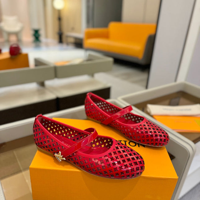ROMY FLAT BALLERINA IN CHERRY RED MESH PATENT CALFSKIN