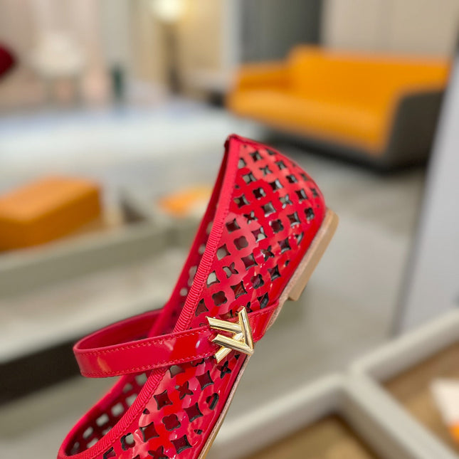ROMY FLAT BALLERINA IN CHERRY RED MESH PATENT CALFSKIN