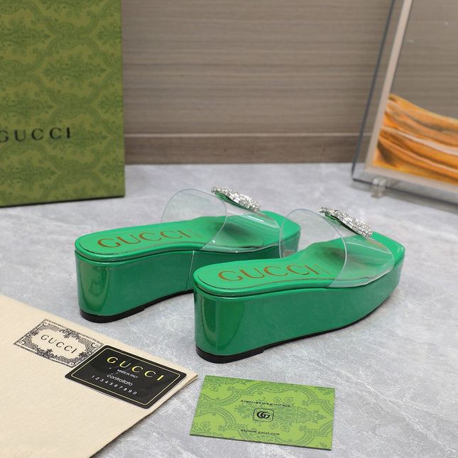 HIGH WEDGE PLATFORM WITH DOUBLE G IN GREEN GLOSSY CALFSKIN