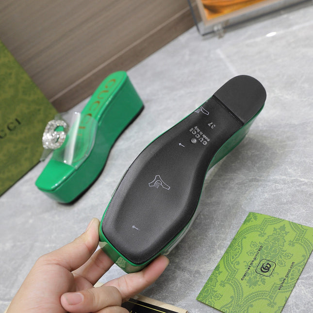 HIGH WEDGE PLATFORM WITH DOUBLE G IN GREEN GLOSSY CALFSKIN