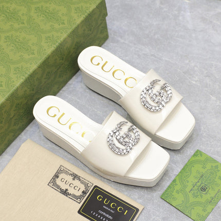 HIGH WEDGE PLATFORM WITH DOUBLE G IN WHITE GLOSSY CALFSKIN