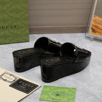 HIGH WEDGE PLATFORM WITH DOUBLE G IN BLACK GLOSSY CALFSKIN