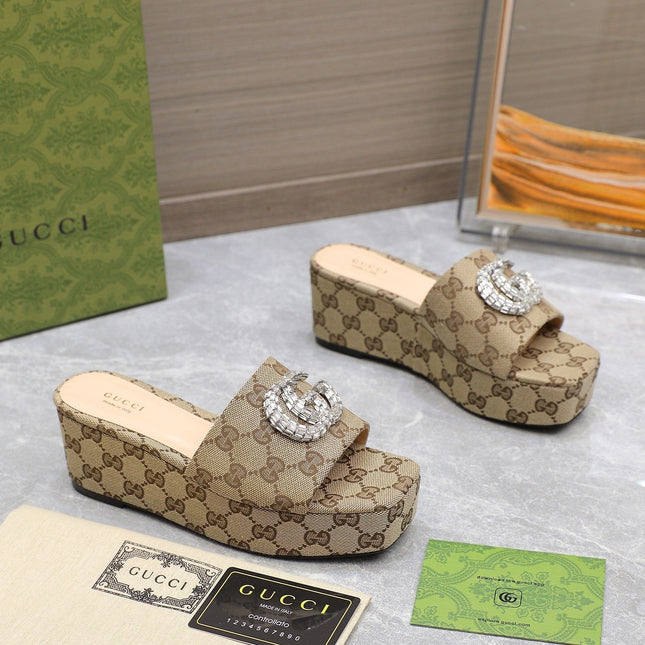 HIGH WEDGE PLATFORM WITH DOUBLE G IN CAMEL BEIGE CANVAS