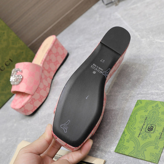 HIGH WEDGE PLATFORM WITH DOUBLE G IN LIGHT PINK CANVAS