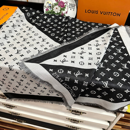 MONOGRAM 140 CM SQUARE SCARF IN BLACK MIX WHITE CASHMERE 391107
