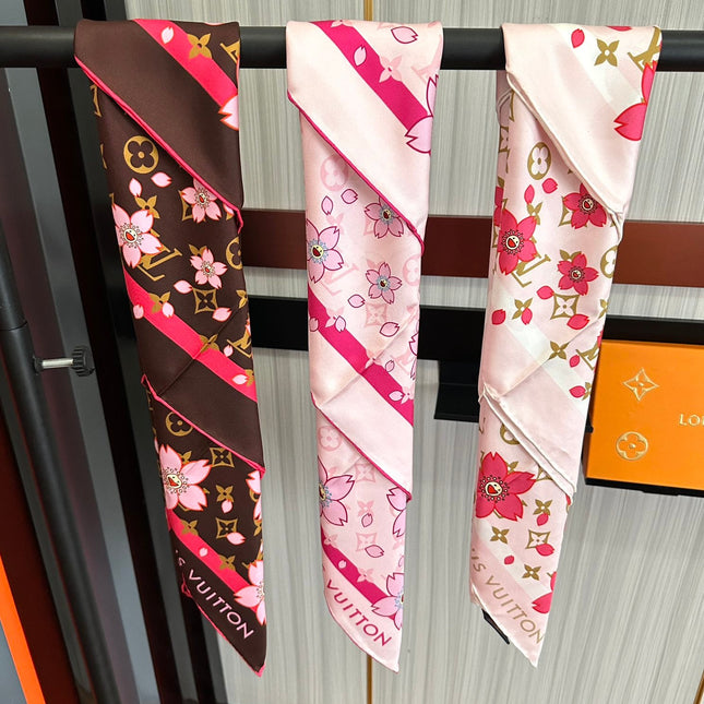 LV SCARF 90 CM IN SILK 723123