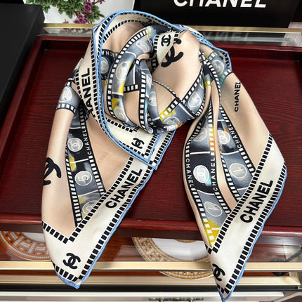 CHANEL 25S SCARF 90 IN SILK 727362