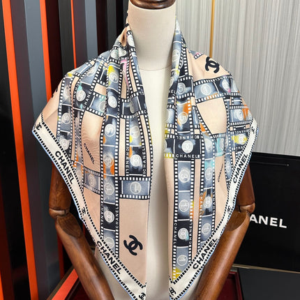 CHANEL 25S SCARF 90 IN SILK 727362