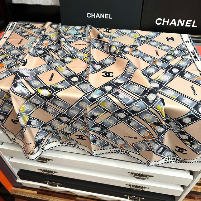 CHANEL 25S SCARF 90 IN SILK 727362