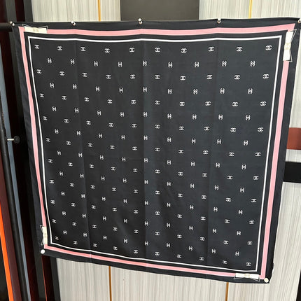 CHANEL 25S SCARF 90 IN SILK 730537