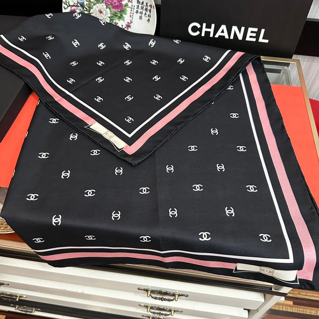 CHANEL 25S SCARF 90 IN SILK 730537
