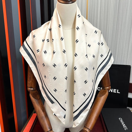 CHANEL 25S SCARF 90 IN SILK 730538