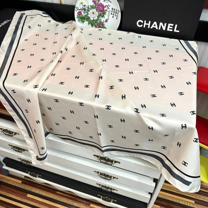 CHANEL 25S SCARF 90 IN SILK 730538