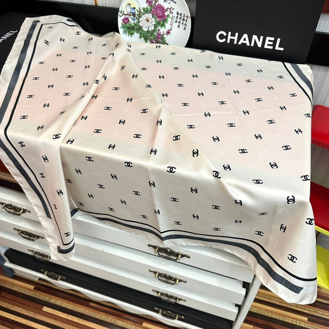 CHANEL 25S SCARF 90 IN SILK 730538
