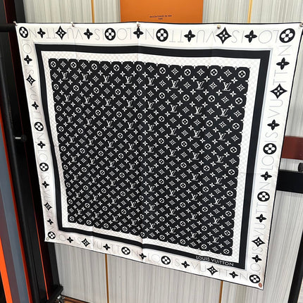 LV SCARF 90 CM IN SILK 732040