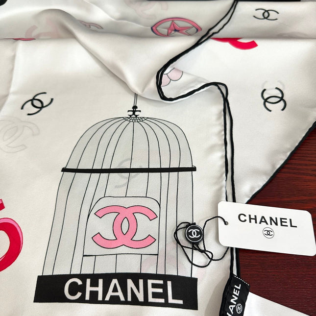 CHANEL 25S SCARF 90 IN SILK 733857
