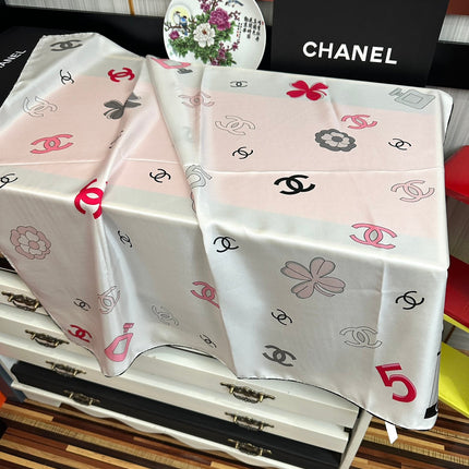 CHANEL 25S SCARF 90 IN SILK 733857
